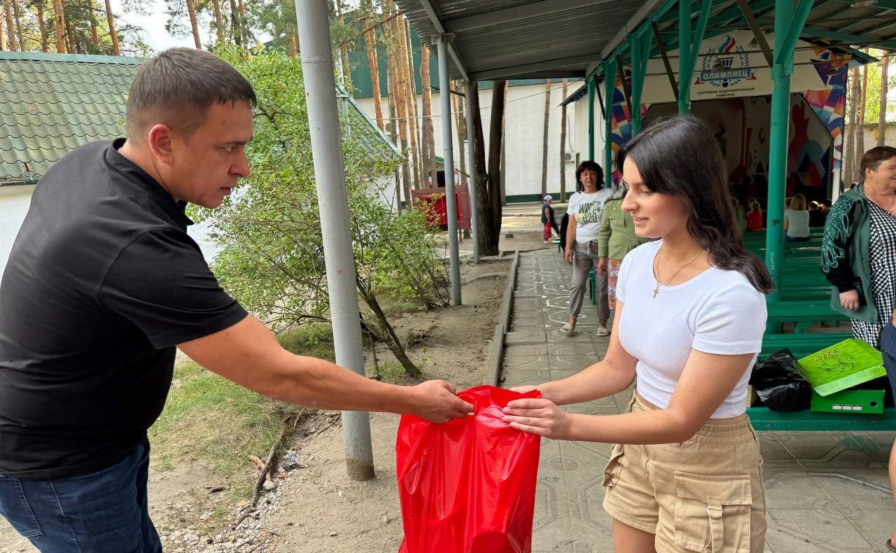 Айрат Гибатдинов посетил Курскую область, где встретился с общественностью и передал гуманитарную помощь от Ульяновской области