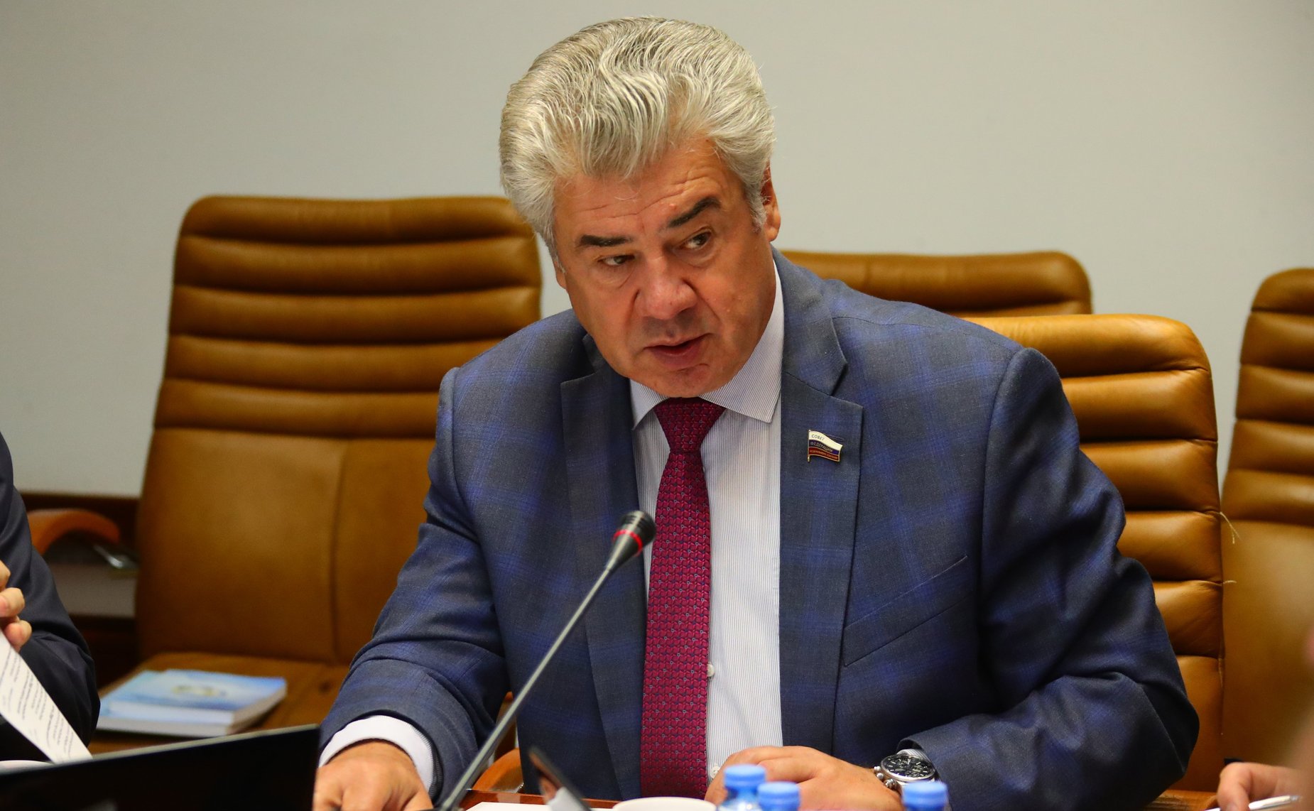 Виктор Бондарев