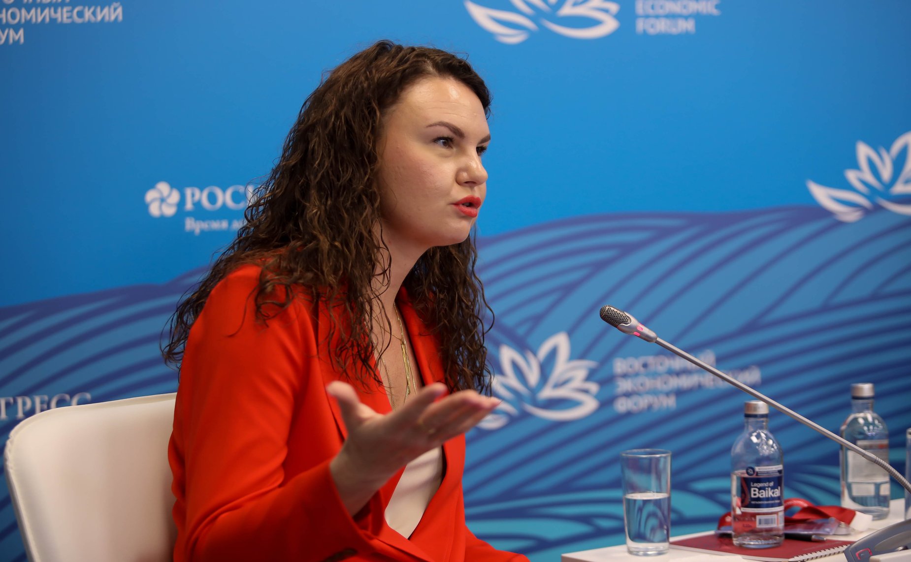 Заседание сессии «Цифровые решения для внутренней и международной логистики», прошедшее в рамках VIII Восточного экономического форума