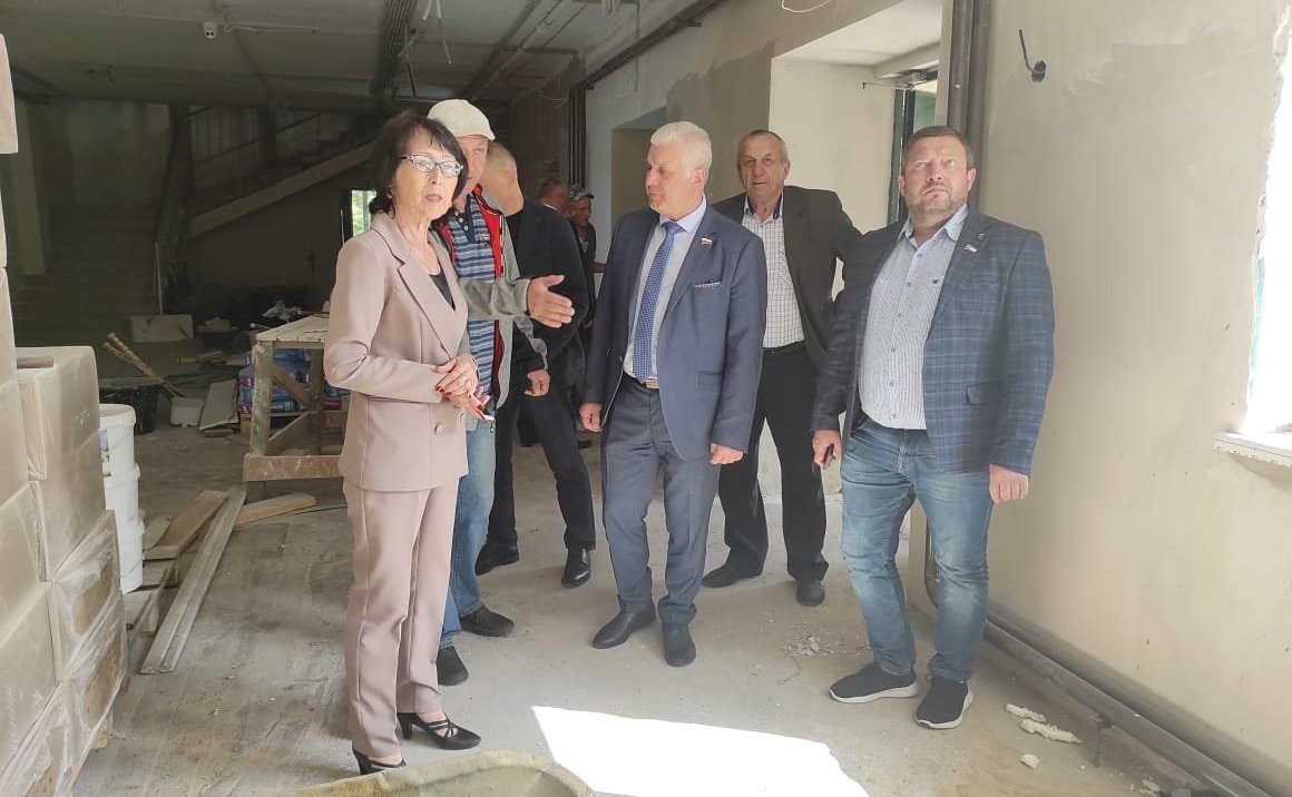 Сергей Мартынов оценил ход капитального ремонта в школах Параньгинского района