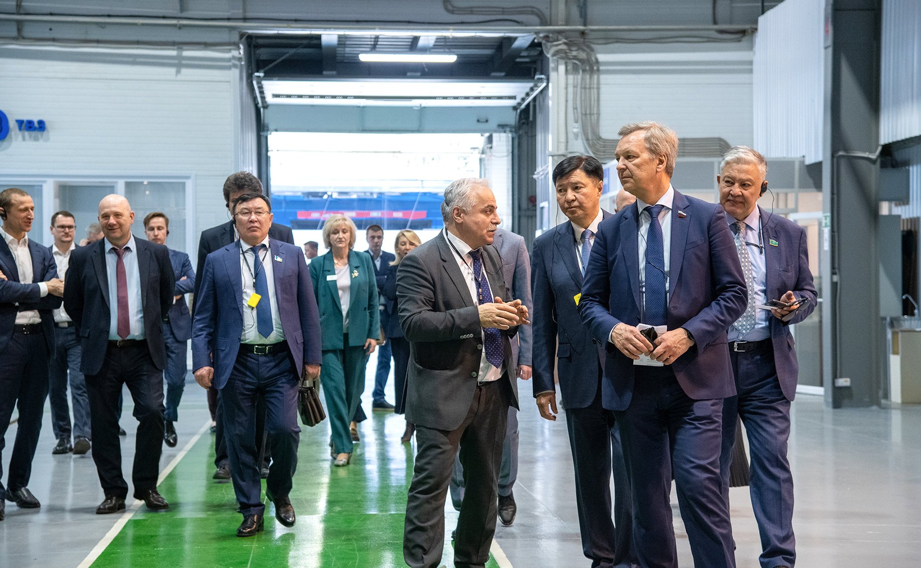 Участники 23-го заседания Комиссии по сотрудничеству между Советом Федерации и Сенатом Парламента Республики Казахстан посетили Тверской вагоностроительный завод