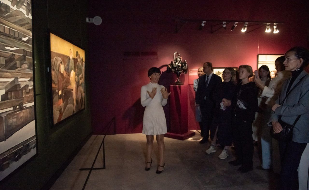 Екатерина Алтабаева приняла участие в открытии выставки «Калибровка 2.0. БАМ!» в Российской галерее искусств