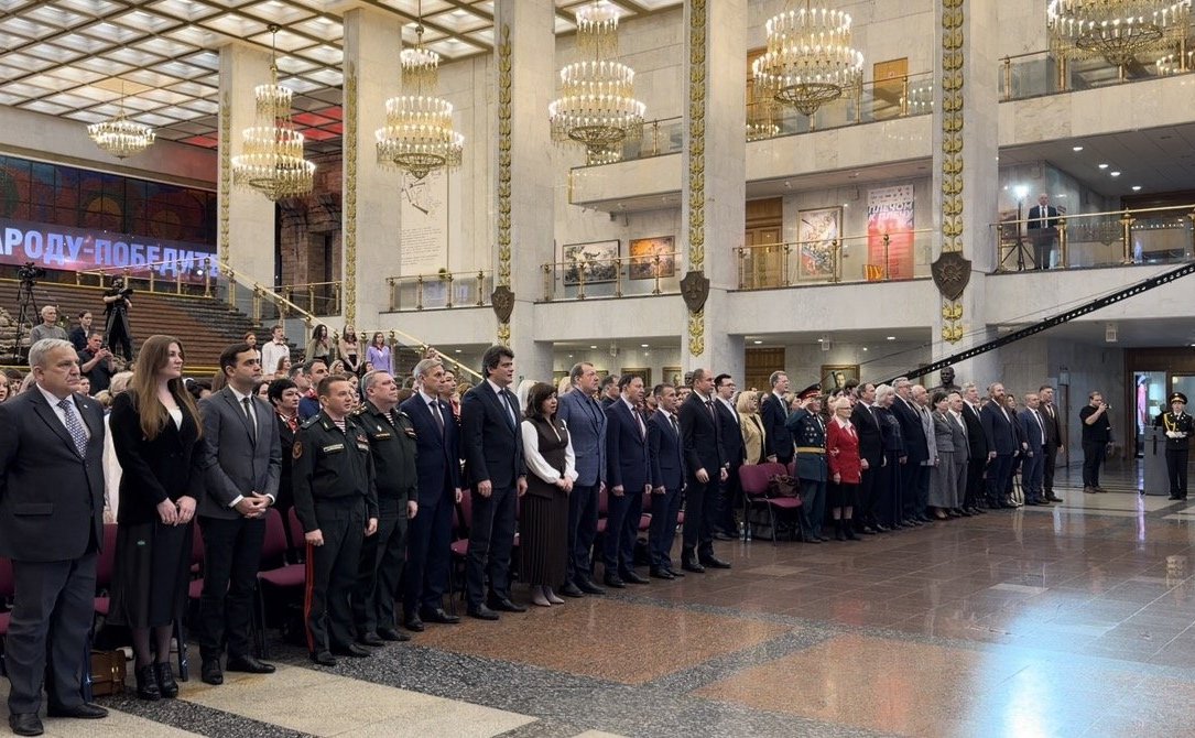 Сенаторы РФ приняли участие в торжественной церемонии награждения победителей и призеров Всероссийского конкурса исследовательских проектов «Без срока давности» и Всероссийского фестиваля методических разработок по кинопедагогике «Лента памяти»