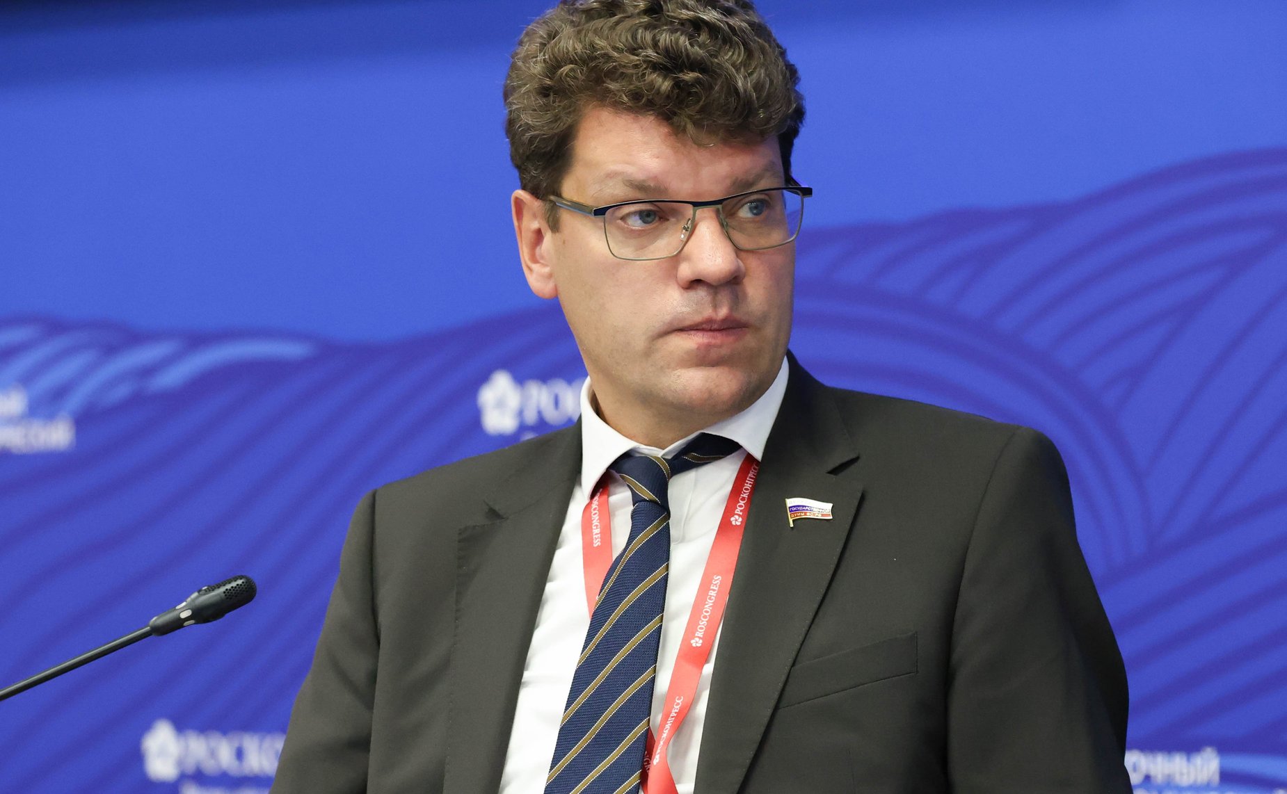 Сессия «Санкции как возможность для развития». Сенаторы принимают участие в VIII Восточном экономическом форуме