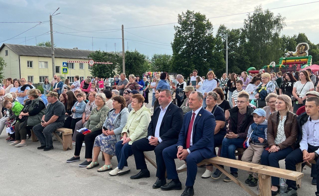 Игорь Мурог вручил награды Совета Федерации жителям Рязанской области