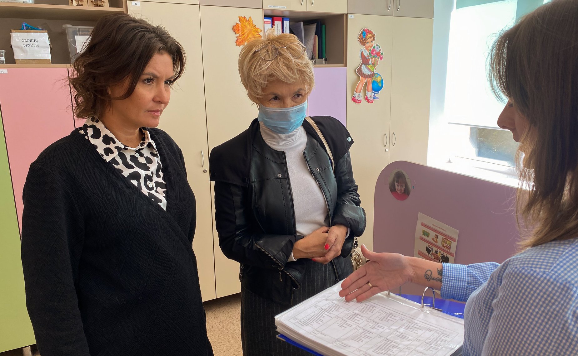 Маргарита Павлова приняла дружественный визит коллеги из Тывы Сенатора РФ Дины Оюн в Челябинскую область