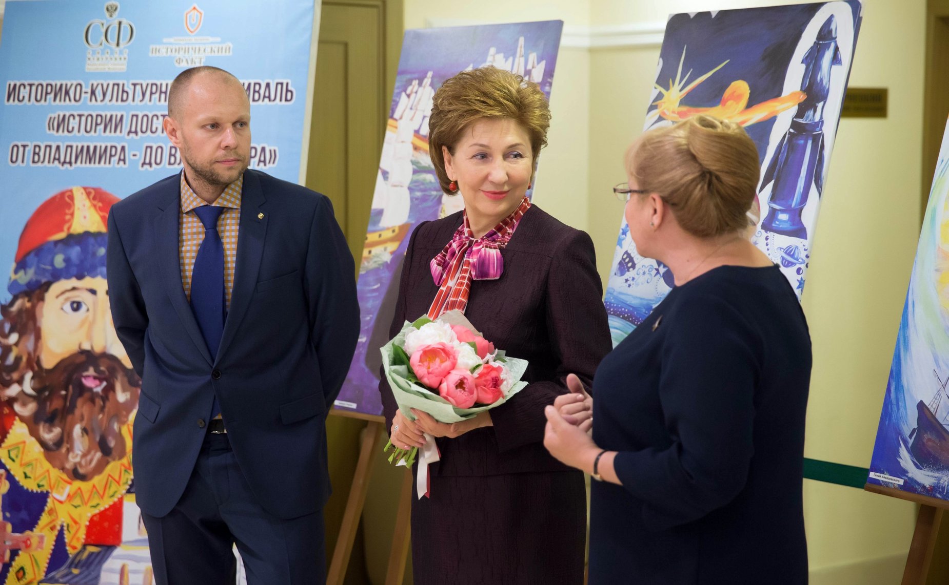 В Совете Федерации состоялось открытие выставки работ победителей молодёжного историко-культурного фестиваля «Истории достоинства. От Владимира – до Владимира»