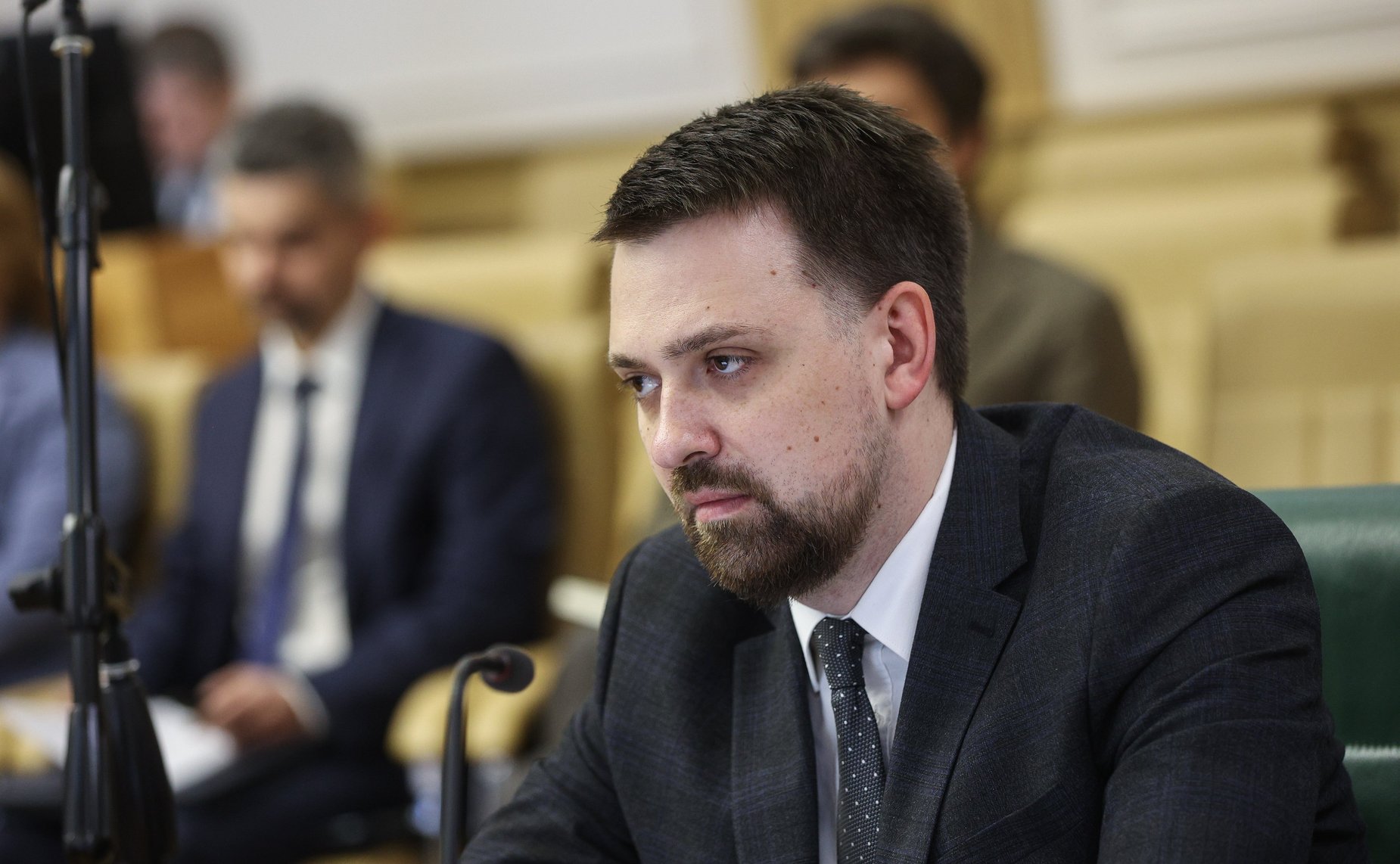 В Совете Федерации состоялся «открытый диалог» с руководителем Федеральной службы по контролю за алкогольным и табачным рынками