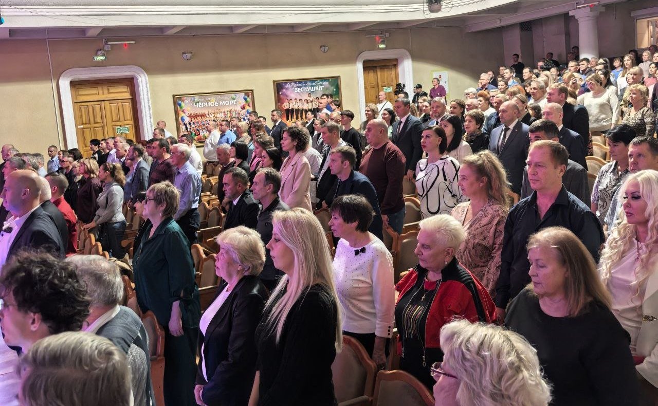 Екатерина Алтабаева вручила Благодарственные письма Совета Федерации коллективу предприятия «Севэлектроавтотранс имени А.С. Круподёрова»