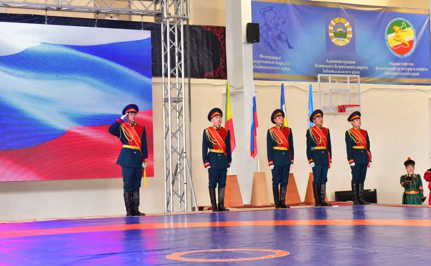 Баир Жамсуев в рамках региональной недели принял участие в историческом событии – первой матчевой встрече по вольной борьбе «Кубок Единства»