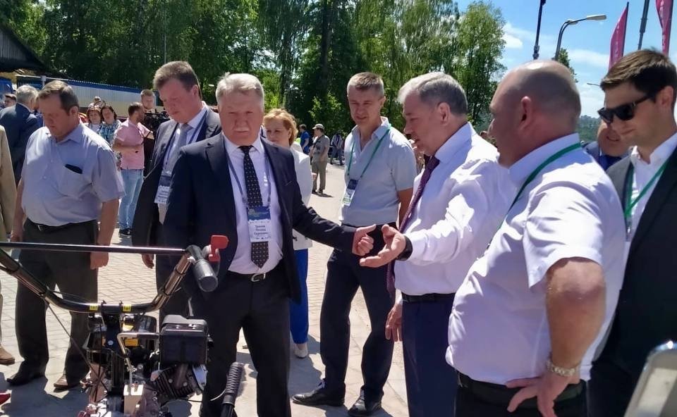 Анатолий Артамонов в рамках рабочей поездки в регион принял участие в работе агропромышленного форума «День Калужского поля»