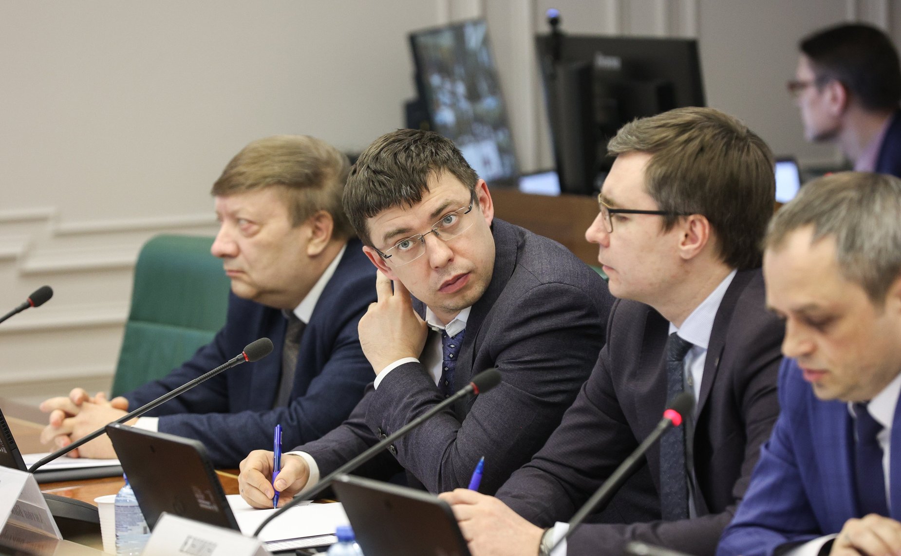 Круглый стол Комитета СФ по экономической политике на тему «Транспорт и логистика в условиях новой экономической реальности»