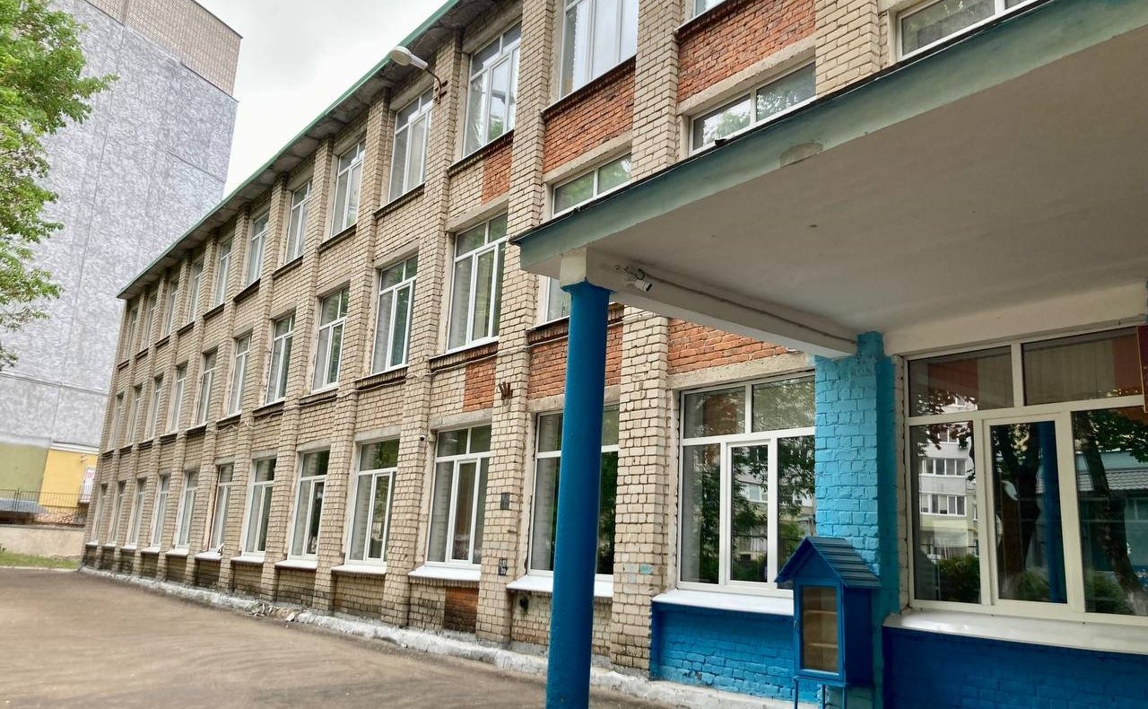 Анатолий Артамонов проконтролировал ход строительства и капремонта школ в Калуге