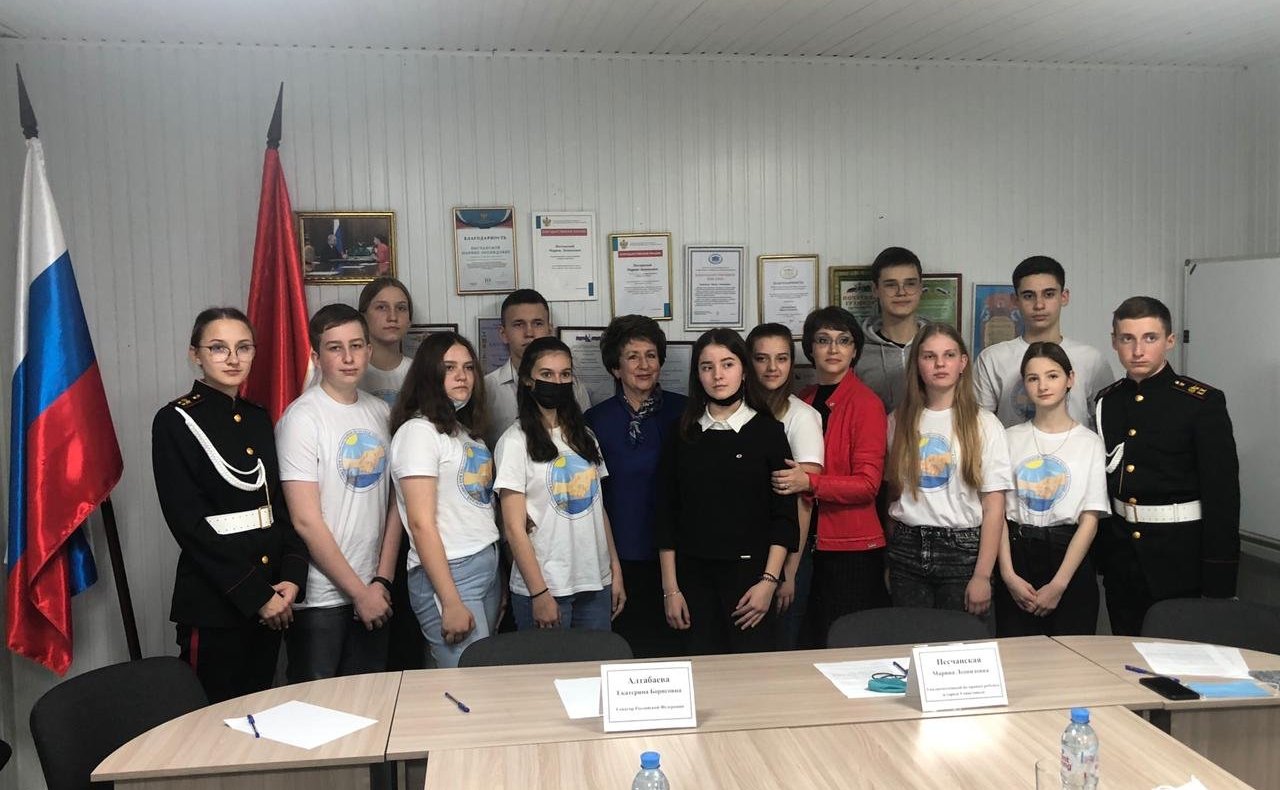 Екатерина Алтабаева встретилась с членами Детского совета при Уполномоченном по правам ребёнка в Севастополе