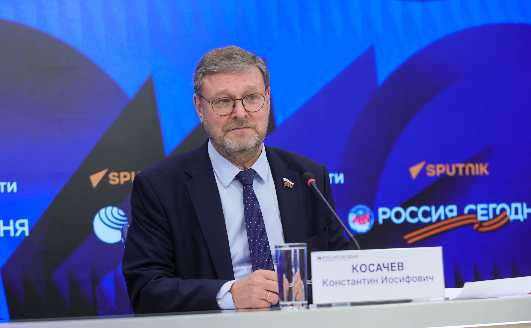 В ММПЦ «Россия сегодня» состоялся брифинг заместителя Председателя Совета Федерации Константина Косачева об итогах участия российской парламентской делегации в 152-й Ассамблее Межпарламентского союза