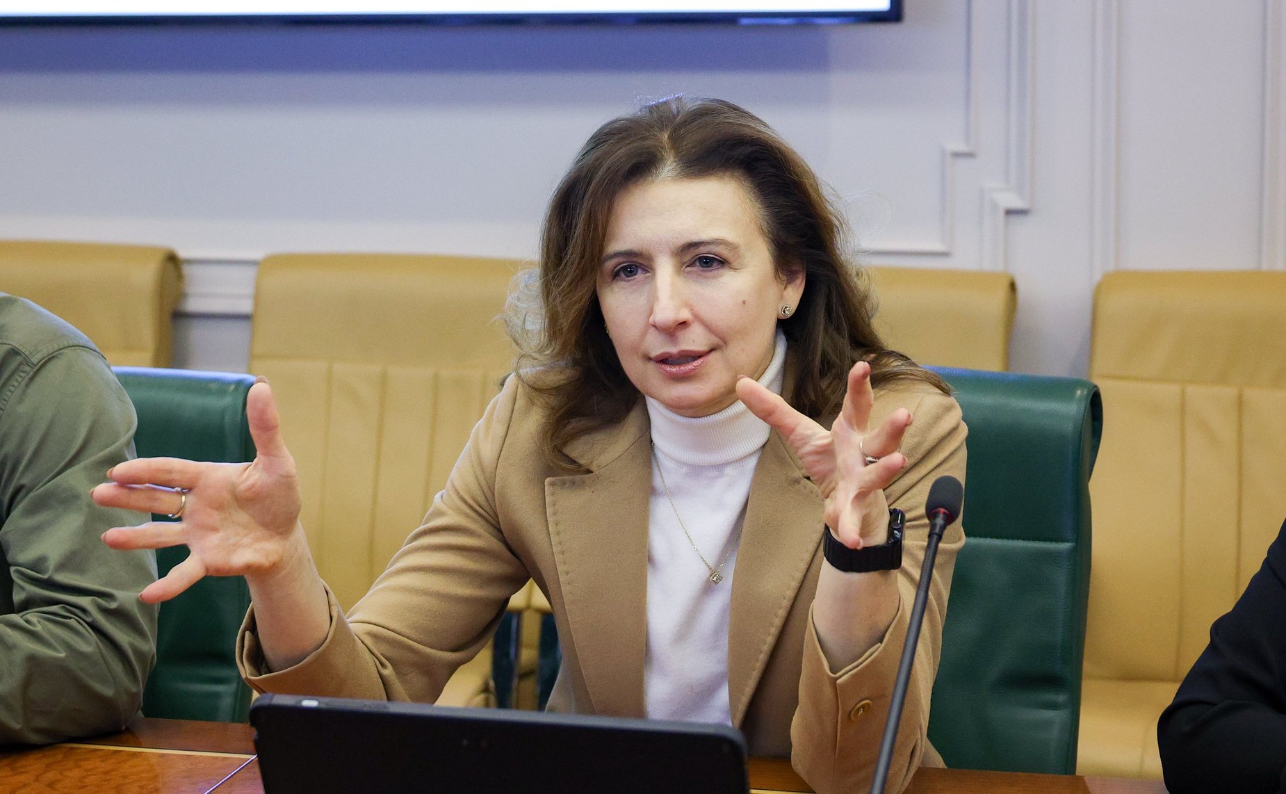 Наталья Комарова провела встречу с учащимися 10–11 класса