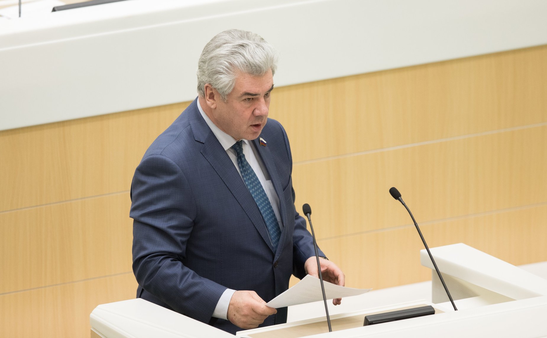 В. Бондарев