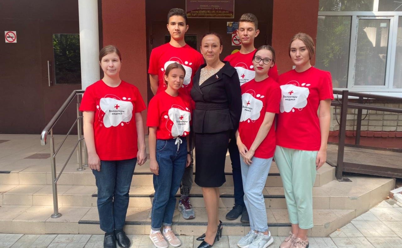 Ирина Петина в День знаний посетила Рязанский медицинский колледж
