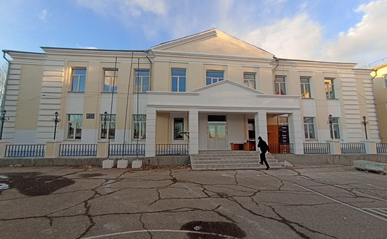 Баир Жамсуев в ходе рабочей поездки в регион проверил ход ремонтных работ в поселке Агинское, выполняемых в рамках национальных проектов