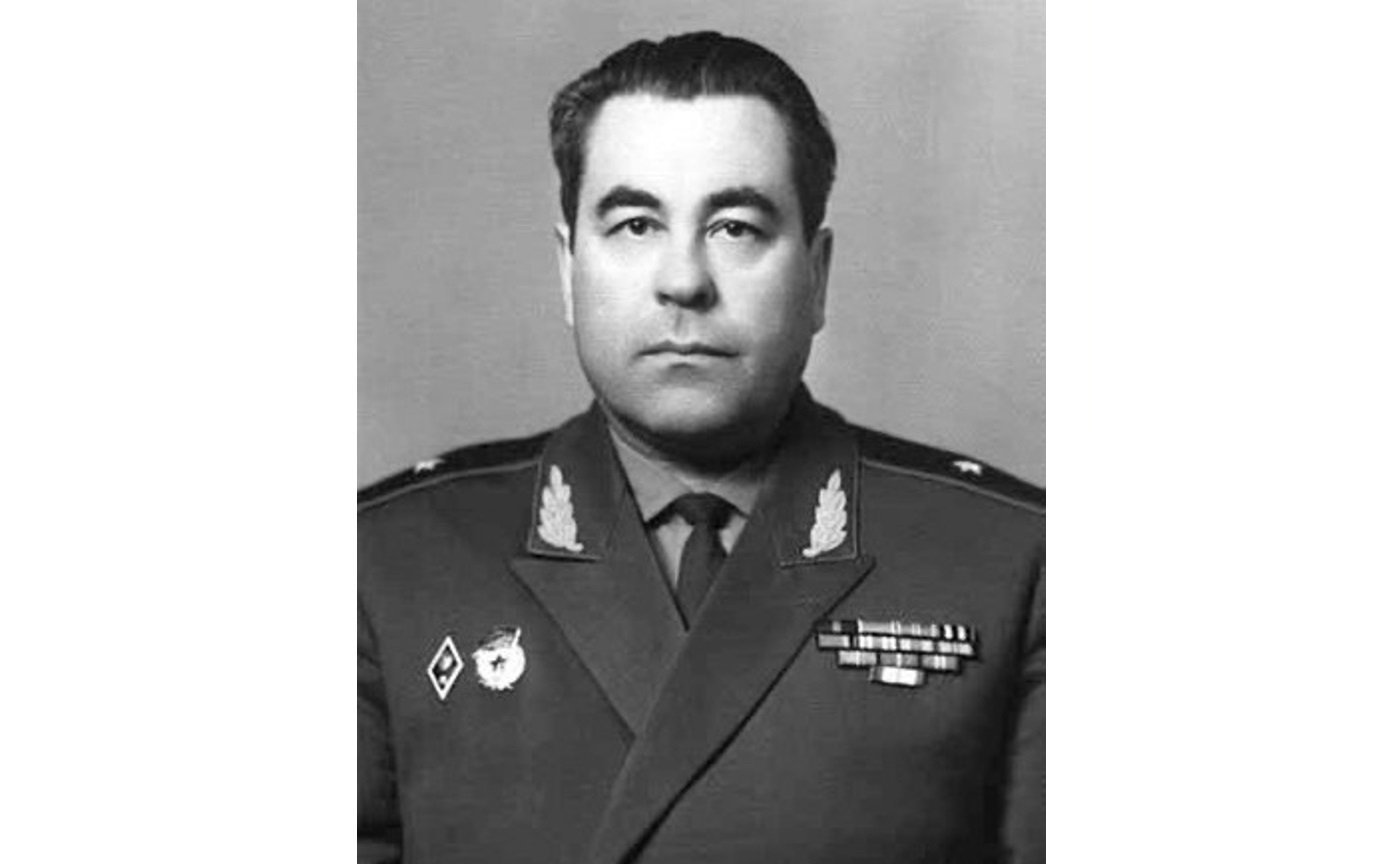 Михаил Сергеевич Шейкин. Родился 13 октября 1922 г. Служил в Забайкалье. Участник войны с Японией. Награжден орденом Красной звезды, др. орденами и медалями. Дед сотрудницы Аппарата СФ М.О. Кузьменко