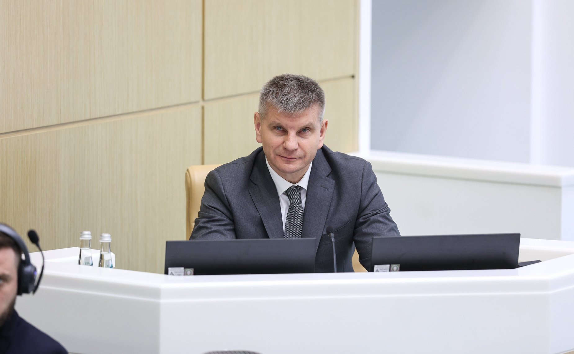 Геннадий Голов