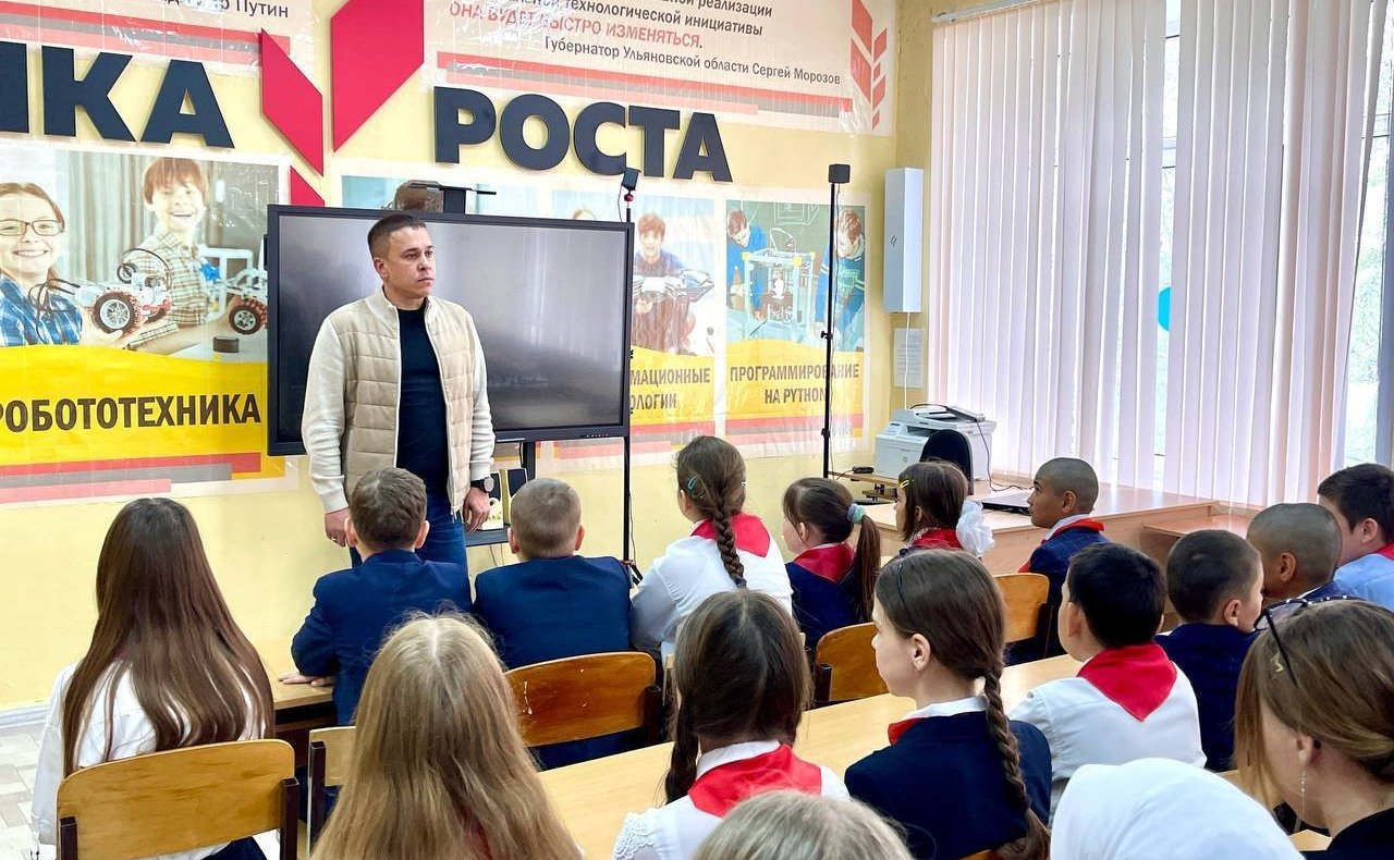 Айрат Гибатдинов совершил рабочую поездку в сельские районы Ульяновской области и поздравил ветеранов Великой Отечественной войны