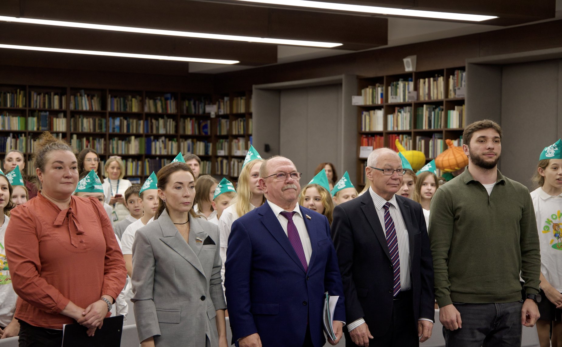 Сенаторы РФ приняли участие в экопросветительском мероприятии, посвященном Красной книге России