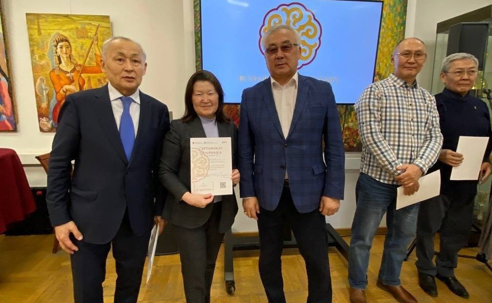 Баир Жамсуев принял участие во Всемирной социально значимой акции – Всебурятском диктанте «Эрдэм»