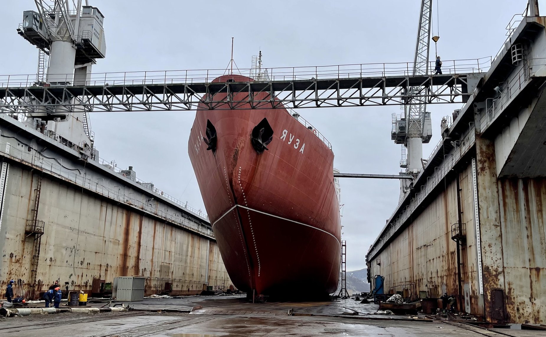 На судоремонтном заводе «Нерпа»