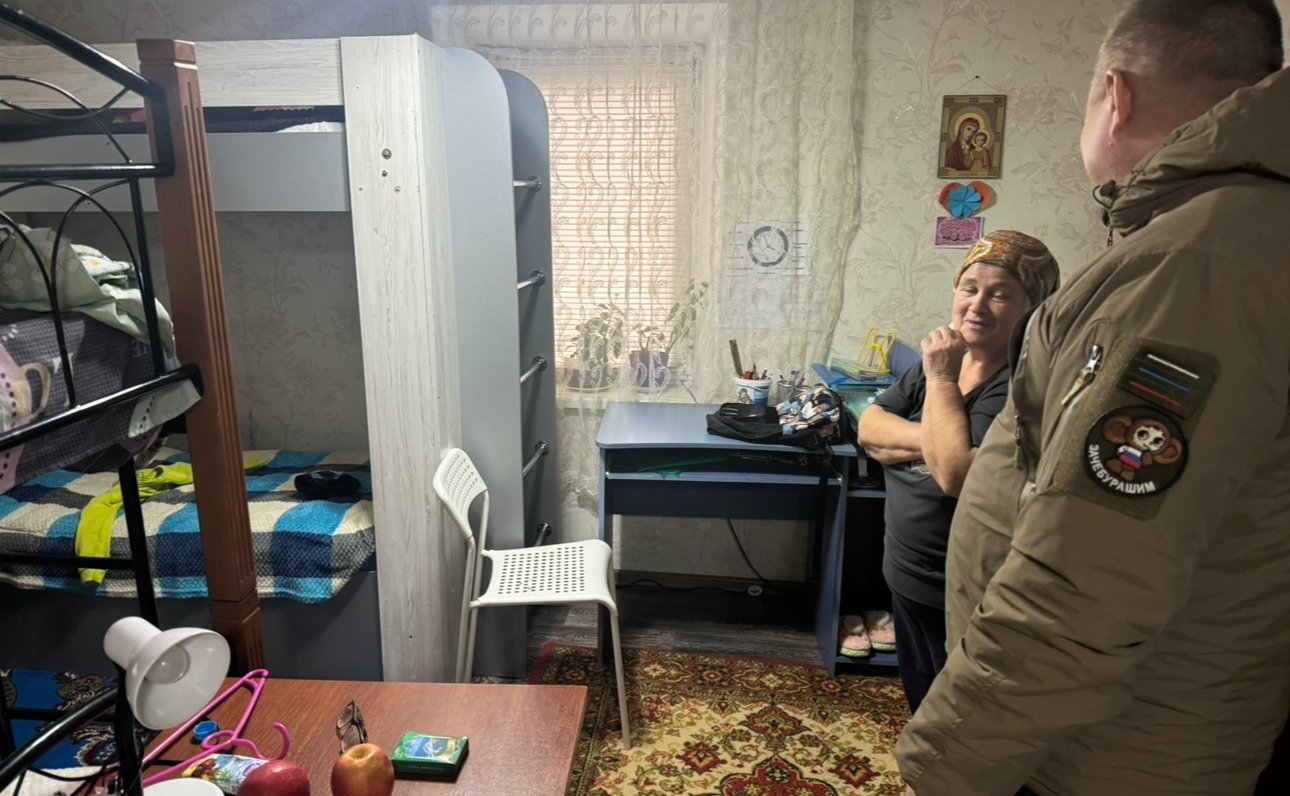 Игорь Кастюкевич посетил несколько многодетных семей и вручил детям новогодние подарки