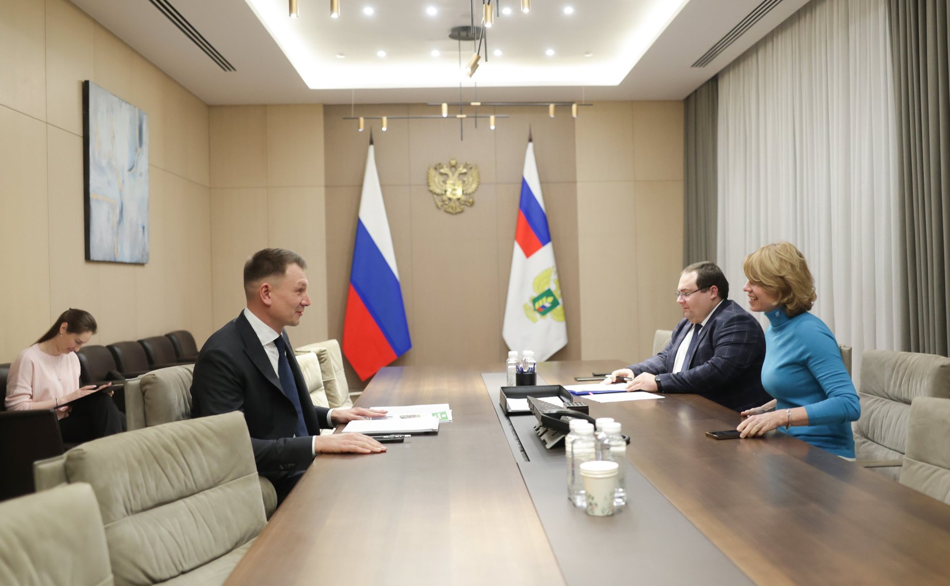 Председатель Комитета Совета Федерации по аграрно-продовольственной политике и природопользованию Александр Двойных провел встречу с Министром сельского хозяйства РФ Оксаной Лут