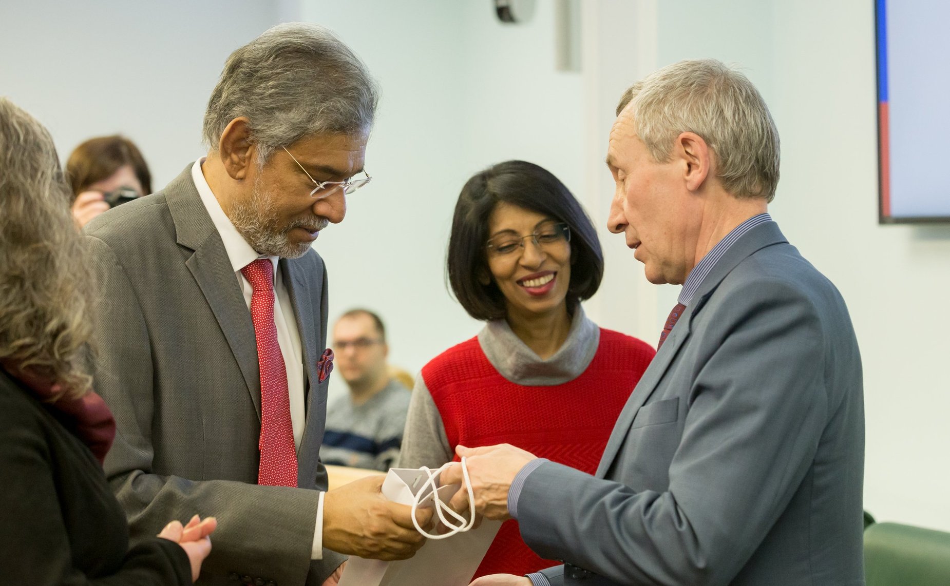 Встреча Андрея Климова с Чрезвычайным и Полномочным Послом Республики Шри-Ланка в РФ Даяном Джаятиллекой