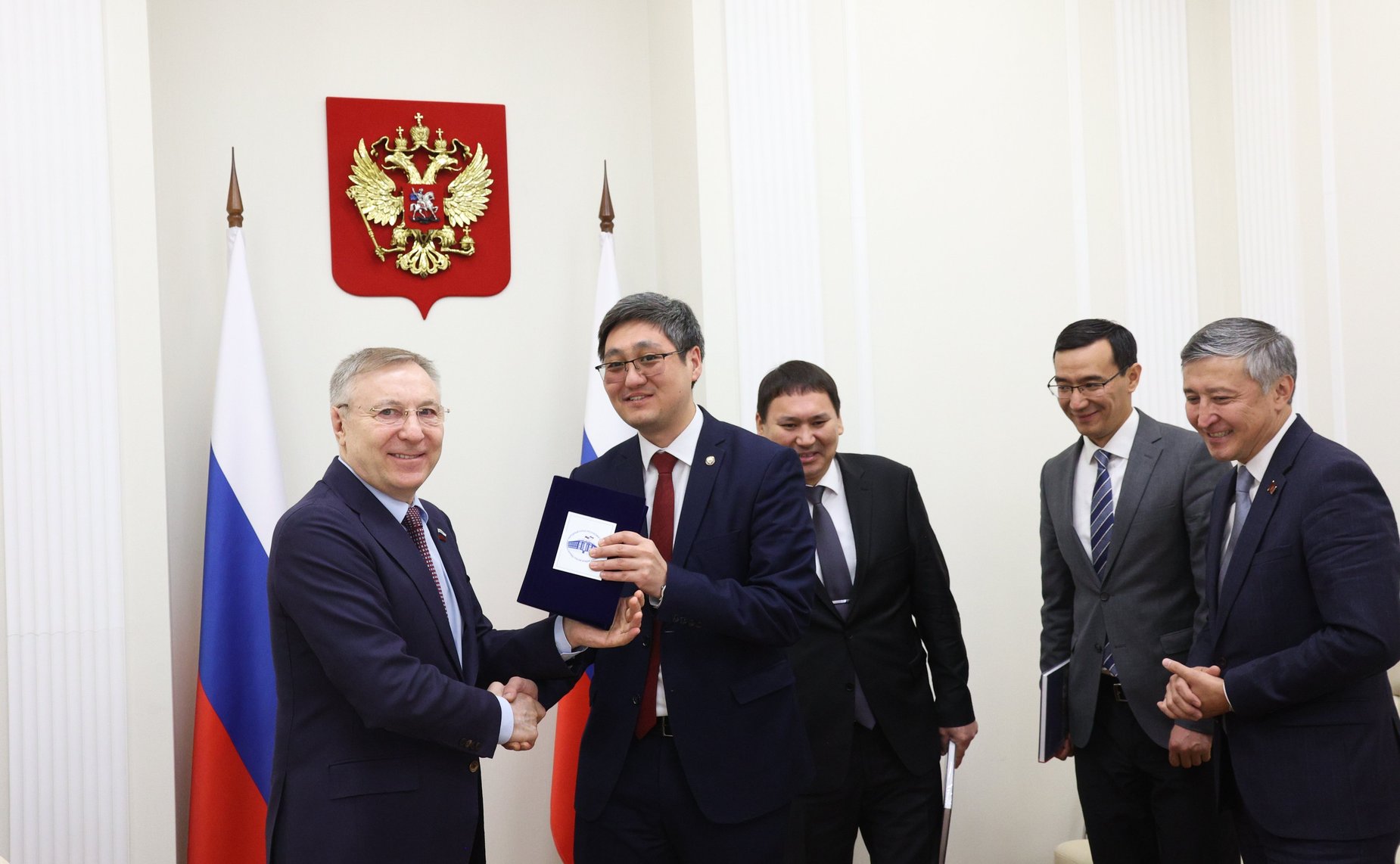 Встреча первого заместителя председателя Комитета СФ по социальной политике Александра Варфоломеева с заместителем Председателя Жогорку Кенеша Киргизской Республики