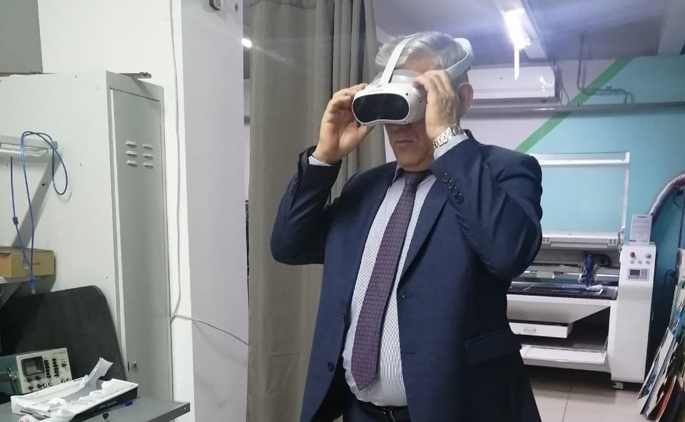 Юрий Валяев в рамках работы на региональной неделе посетил «Детский технопарк «Кванториум»