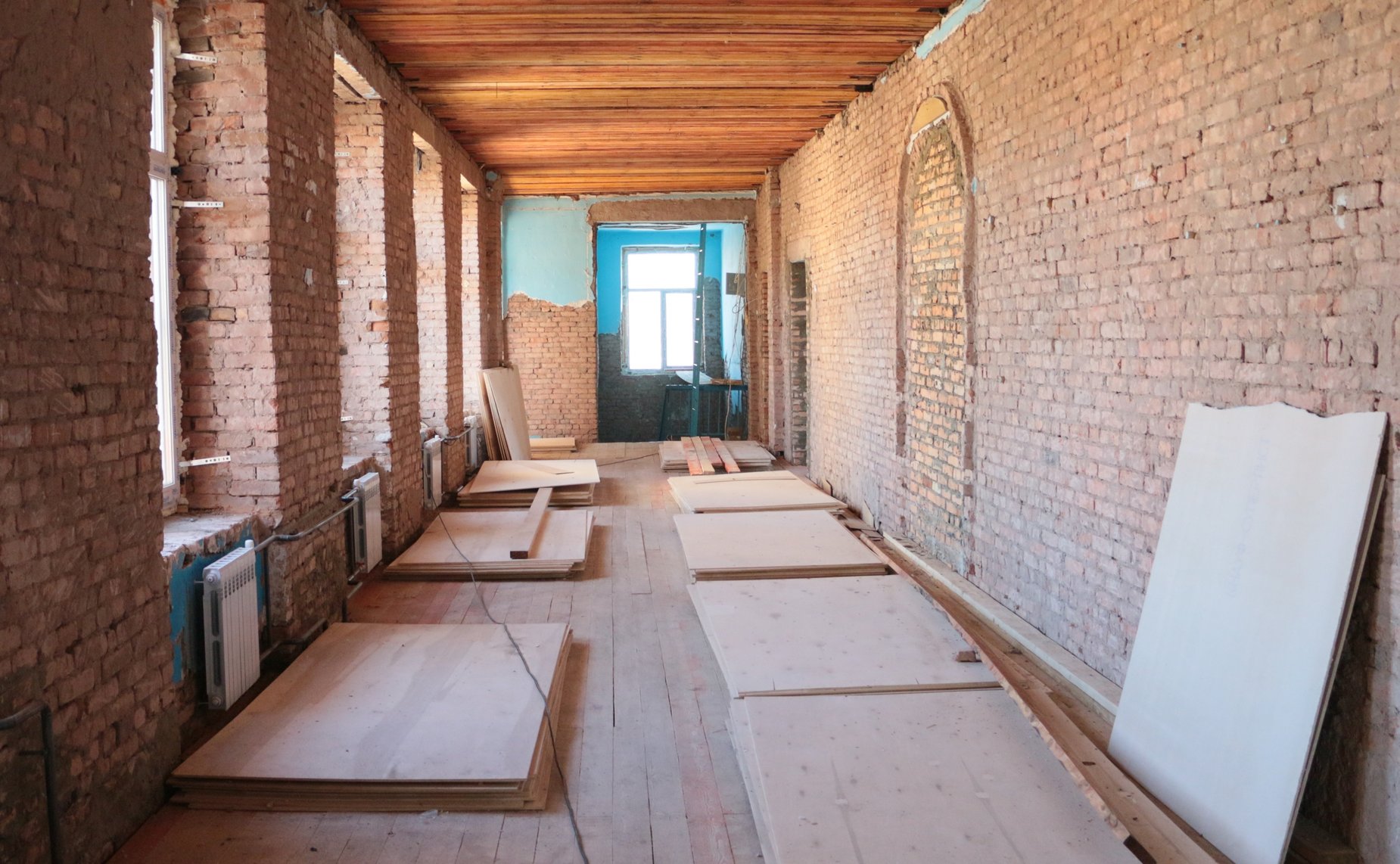 Александр Жуков в ходе поездки в регион посетил Ширинский район