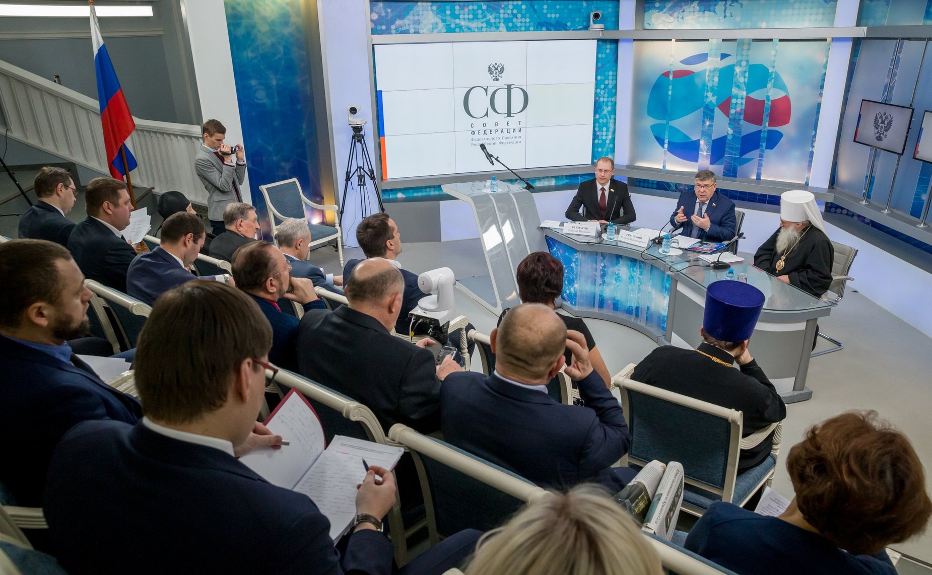 «Круглый стол» в СФ на тему: «Формирование нравственных ценностей в молодежной среде»