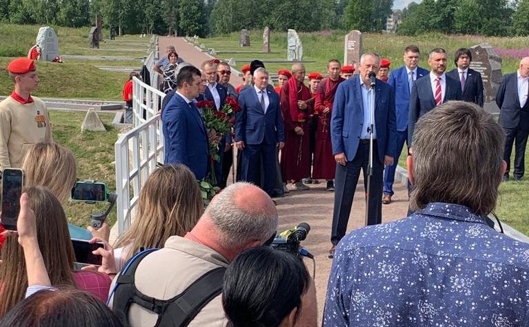Сергей Михайлов принял участие в торжественном открытии стелы «Вечная память забайкальцам – защитникам Ленинграда» на Невском пятачке