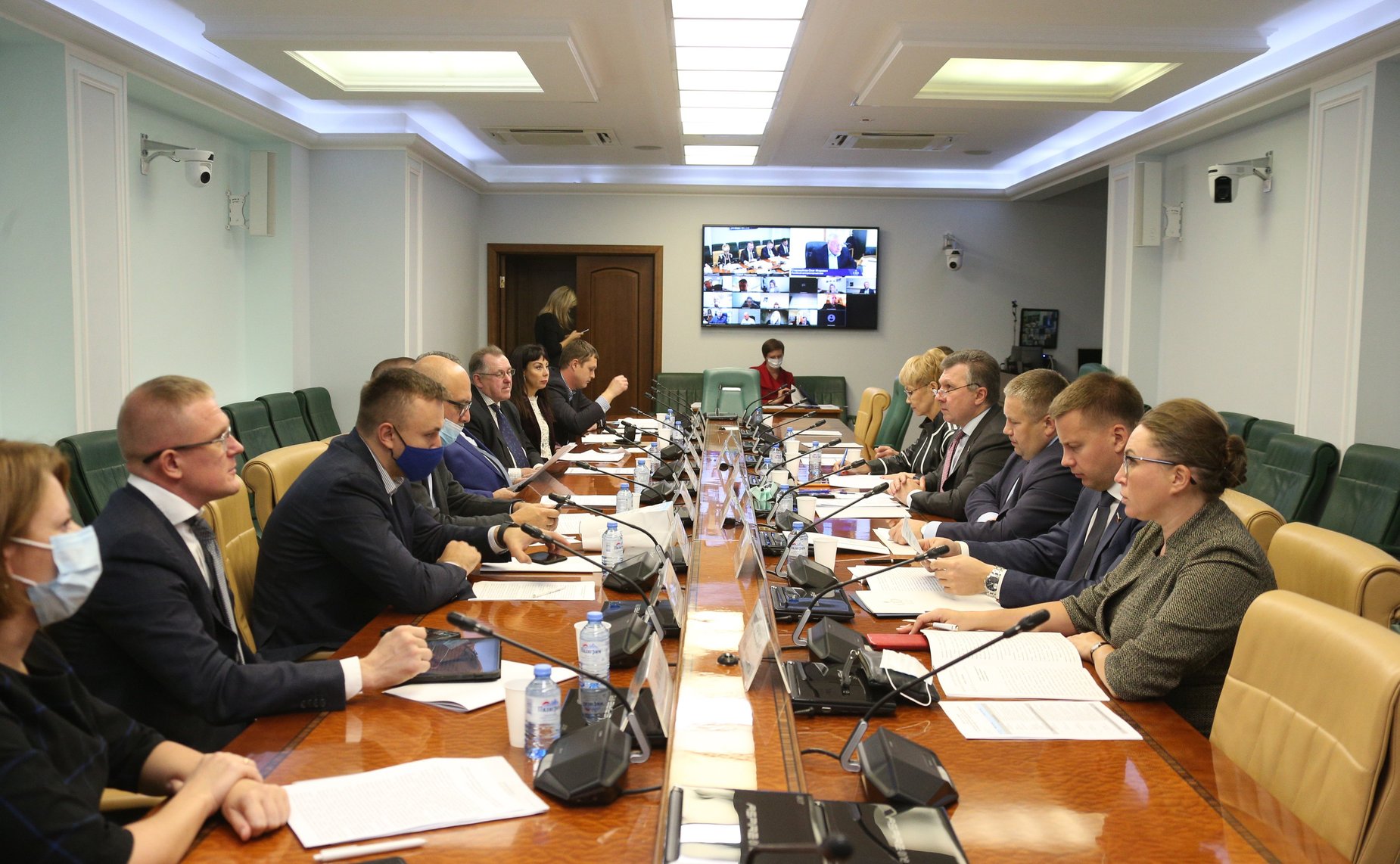 Заседание «круглого стола» на тему «О совершенствовании правового регулирования автомобильных пассажирских перевозок»