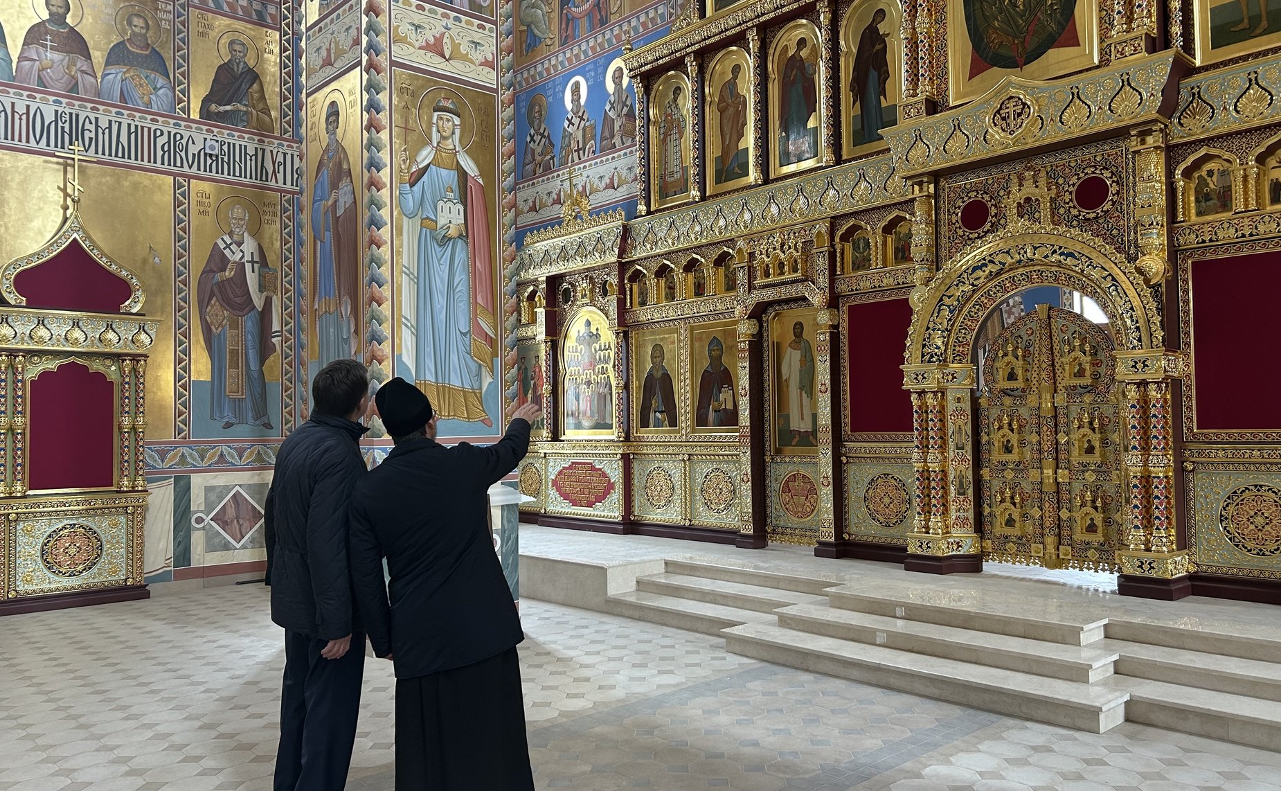 Сергей Рябухин в ходе рабочей поездки обсудил благоустройство строящегося храма