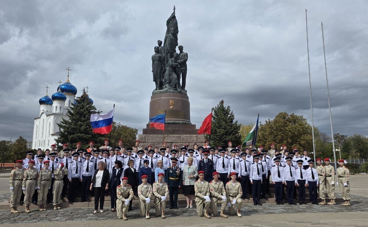 Ольга Бас посетила Зал Славы музея «Молодой гвардии» ЛНР