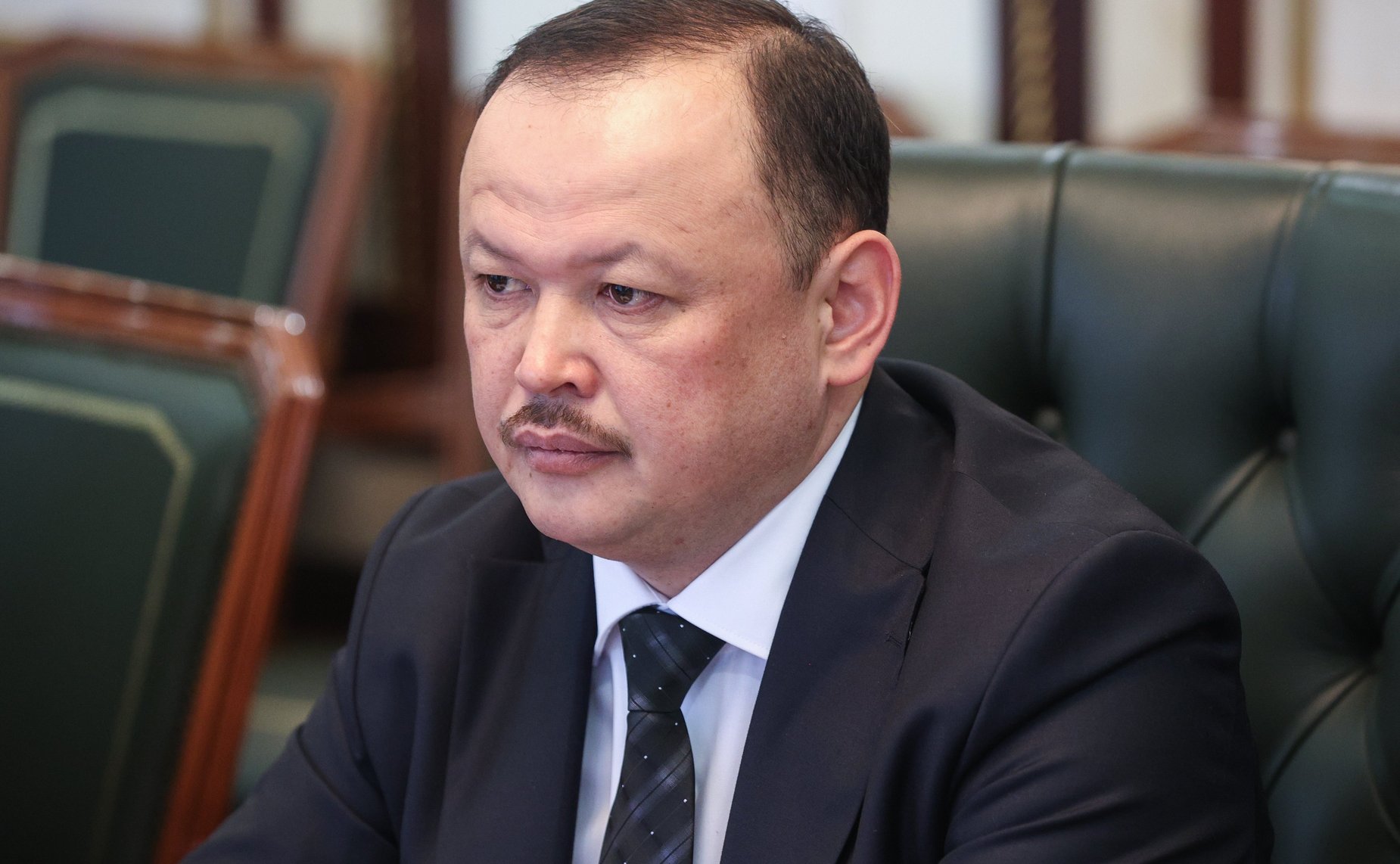 Владимир Джабаров провел встречу с председателем Комитета Жогорку Кенеша Киргизской Республики по международным делам, обороне, безопасности и миграции Уланом Примовым