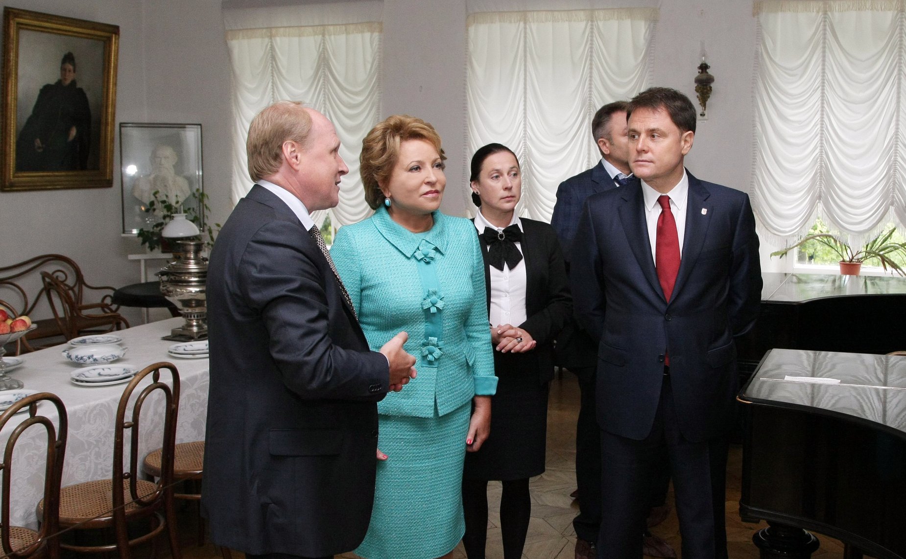 В. Матвиенко посетила Яснополянскую школу № 2 им. Л.Н. Толстого