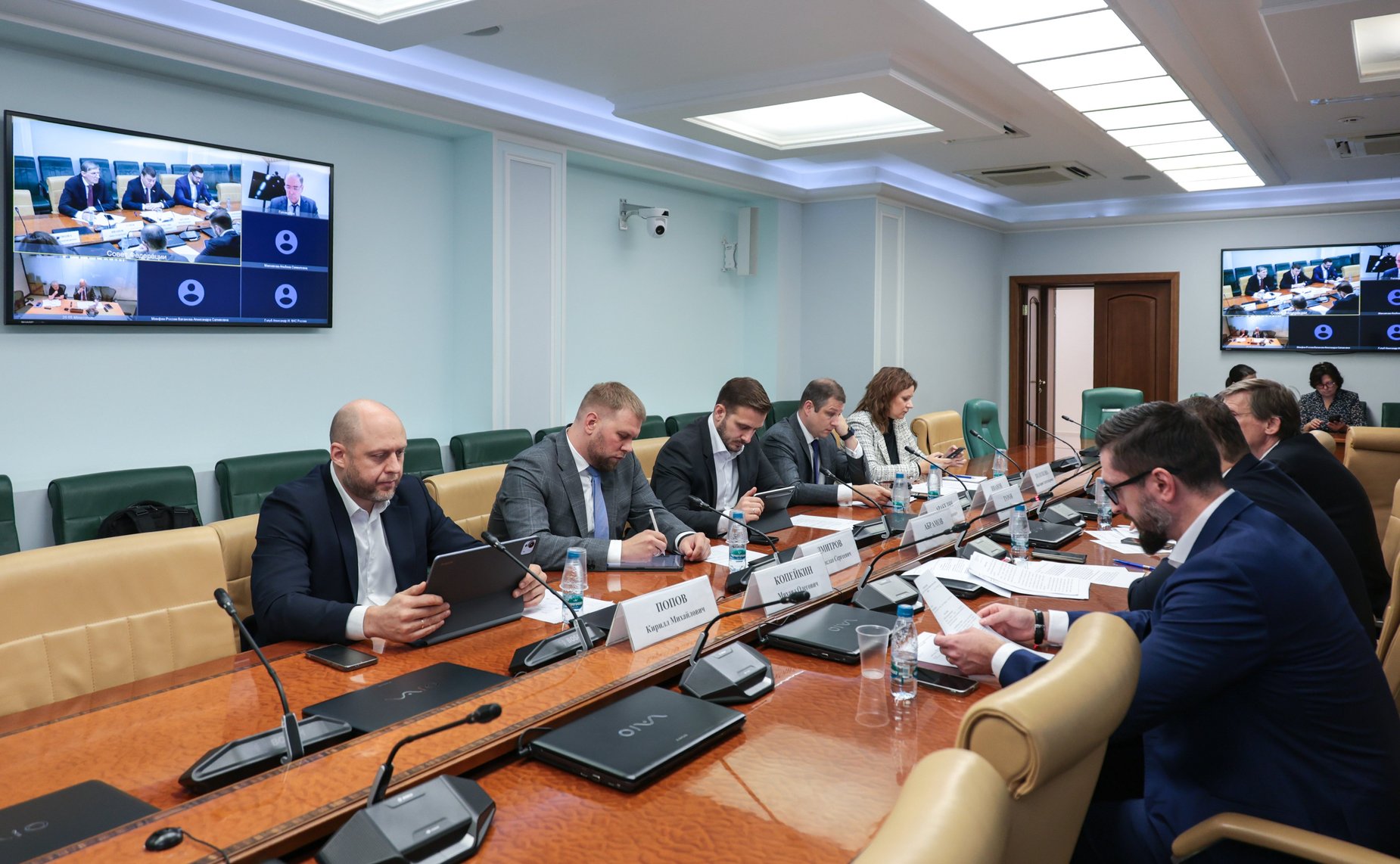 Круглый стол Комитета Совета Федерации по экономической политике на тему «О развитии системы биржевой торговли в рамках БРИКС»