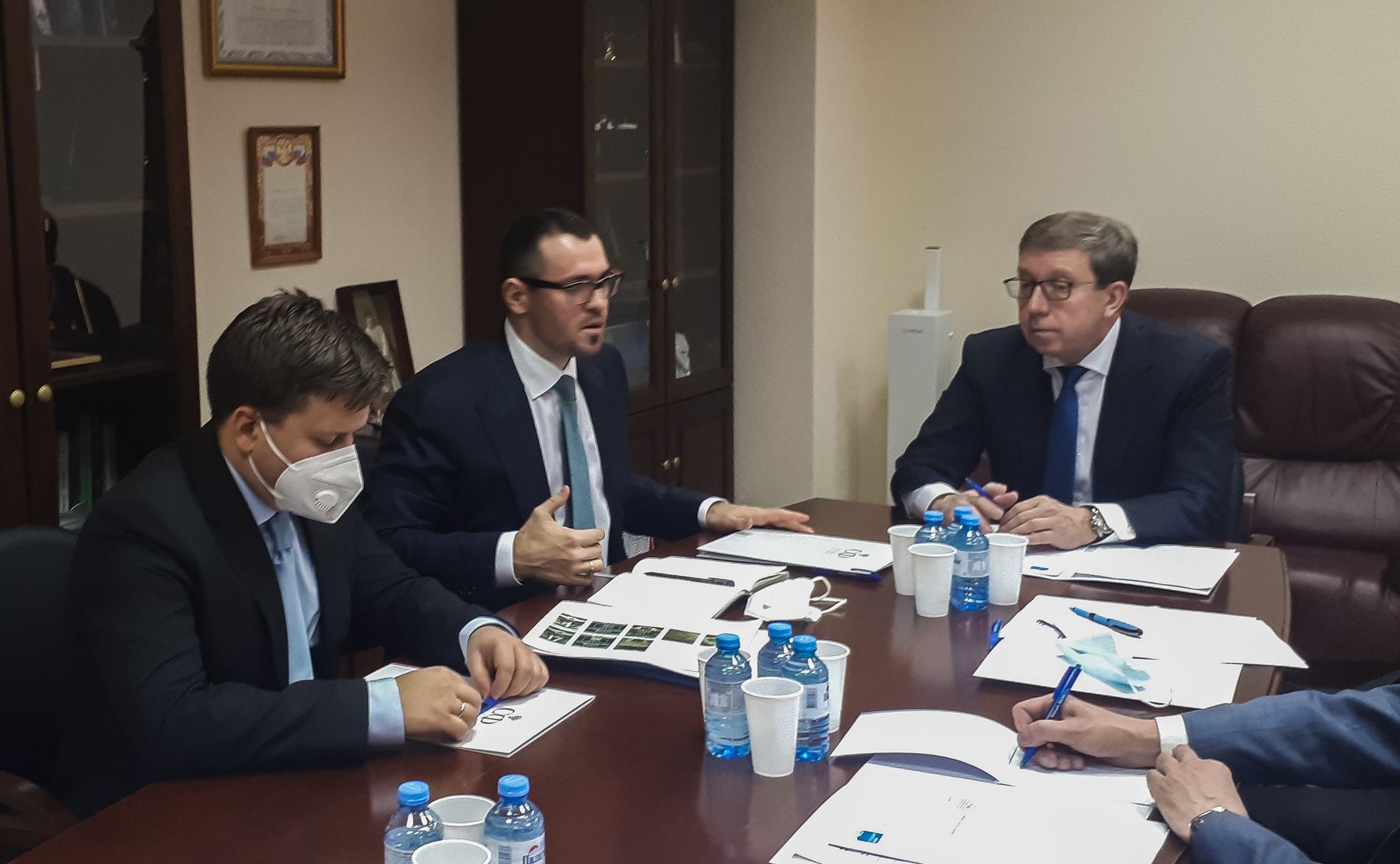 А. Майоров провел встречу по вопросу выработки мер по борьбе с контрафактной продукцией на рынке бутилированной минеральной воды