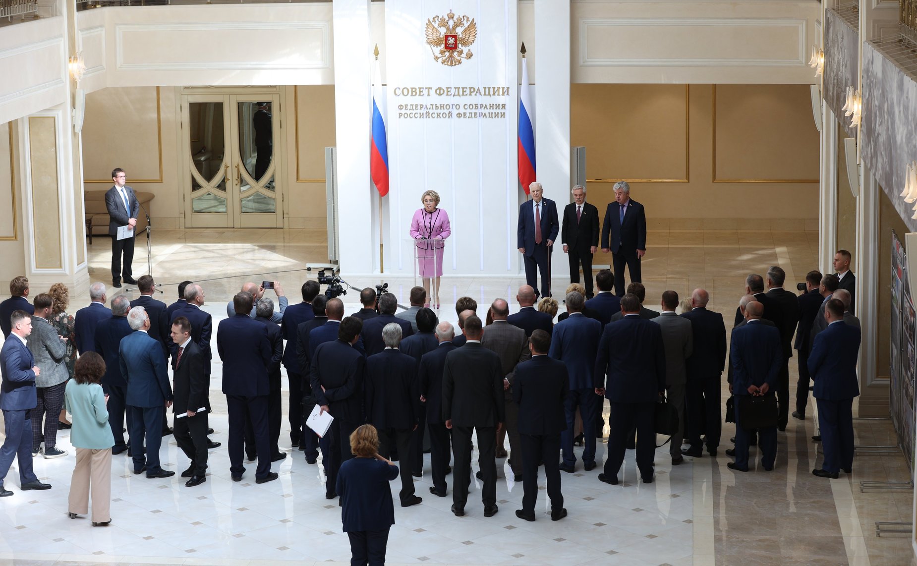 Валентина Матвиенко открыла выставку, посвященную 80-летию Курской битвы