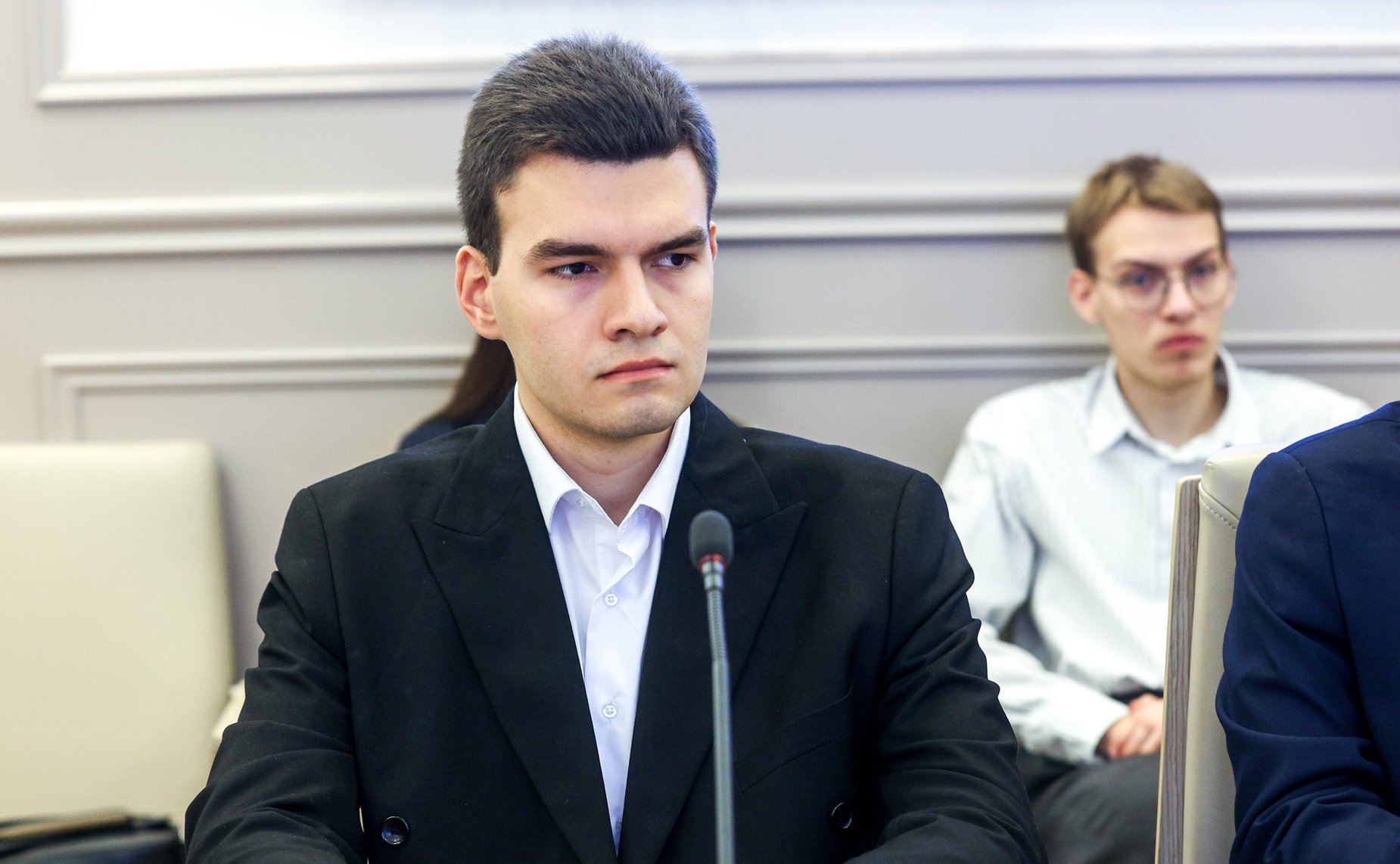 Наталья Мельникова провела встречу с активистами молодежного землячества Псковской области