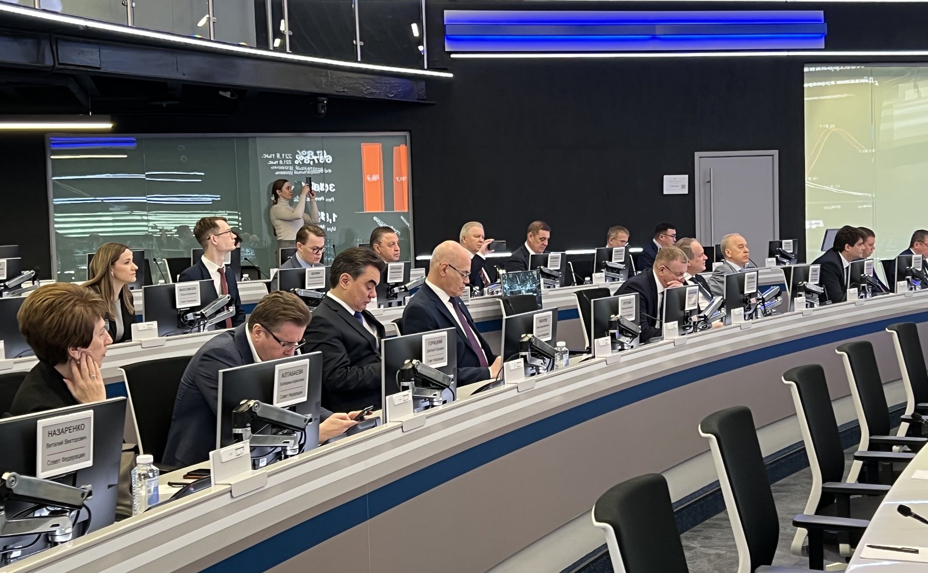 Вячеслав Тимченко провел круглый стол на тему «Мониторинг исполнения мер Правительства РФ, направленных на сокращение количества контрольных (надзорных) мероприятий: практика соблюдения моратория на федеральном, региональном и муниципальном уровнях»