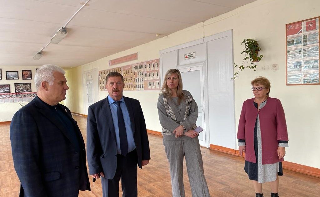 Сергей Мартынов осмотрел в Республике Марий Эл поселковую школу, обновленную в рамках национального проекта «Образование»