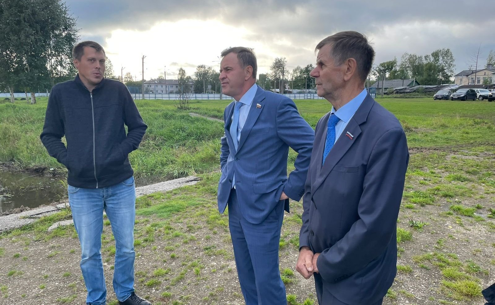 Виктор Новожилов в рамках работы в регионе посетил поселок Кулой Вельского района