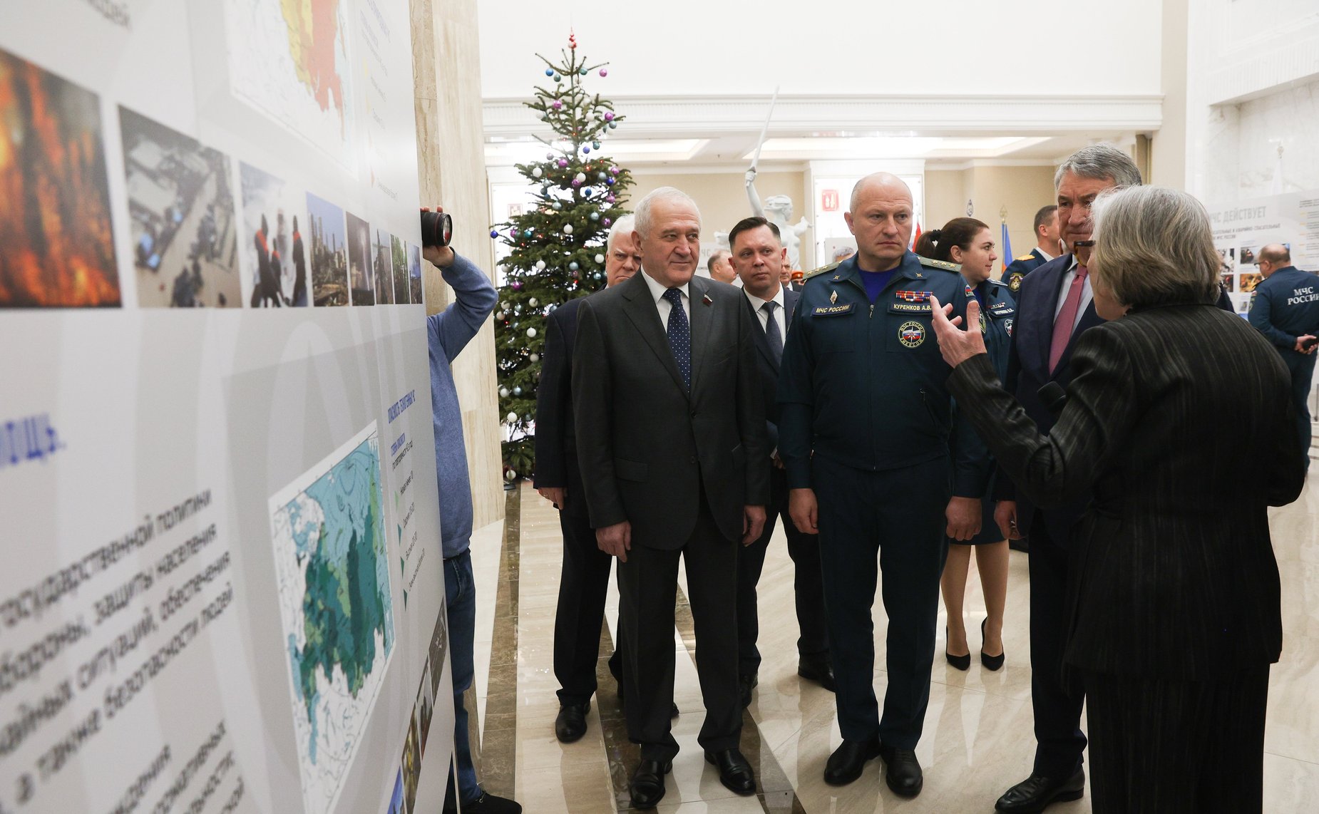 Открытие выставки «Служим Отечеству и МЧС России»